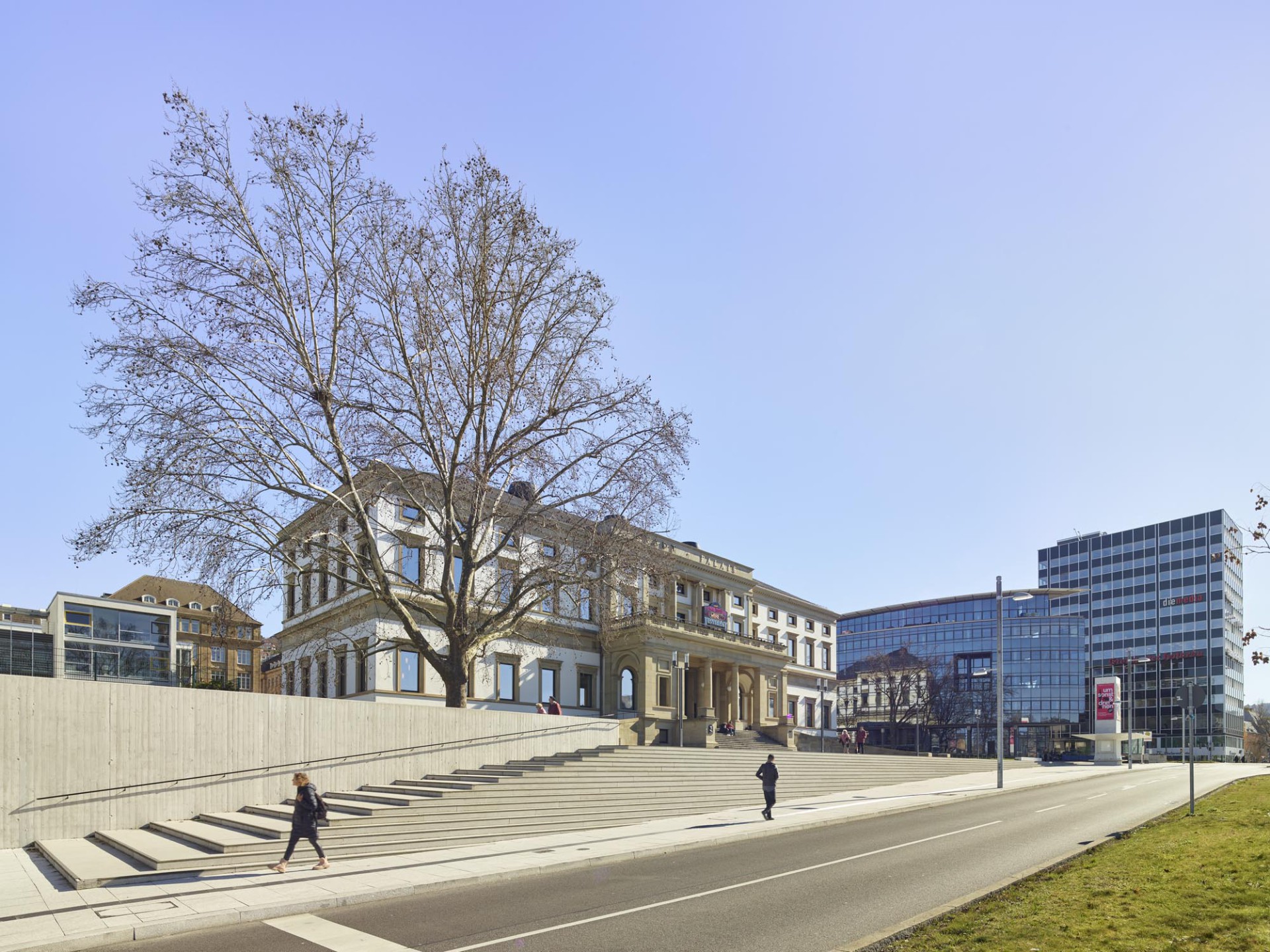 Neugestaltung Vorplatz StadtPalais und Boulevard